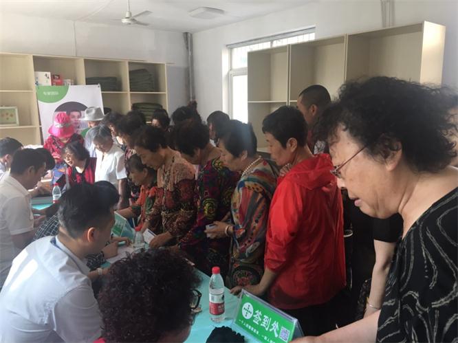口腔义诊进社区，，，，，牙齿康健零距离