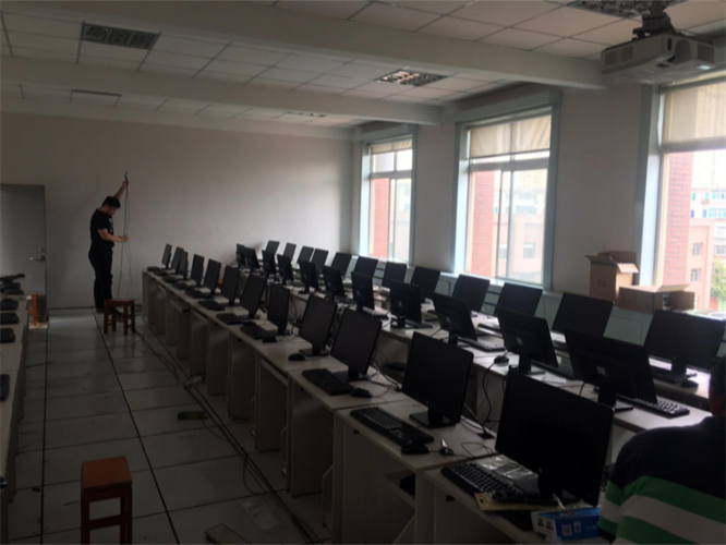 一连地起劲，，，，，，不懈地斗争