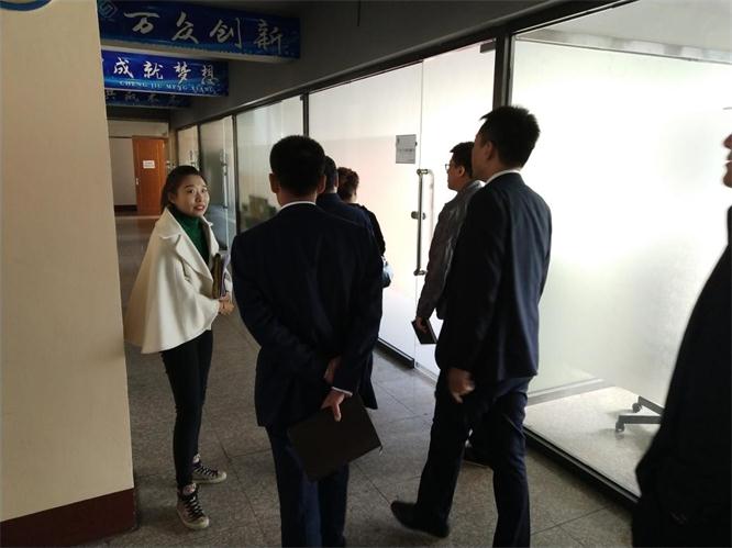 驻足新起点，，，，，，开立异时势