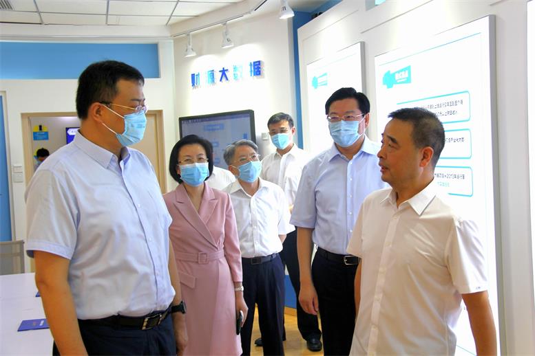 辽宁省副省长高涛莅临pp电子集团视察调研